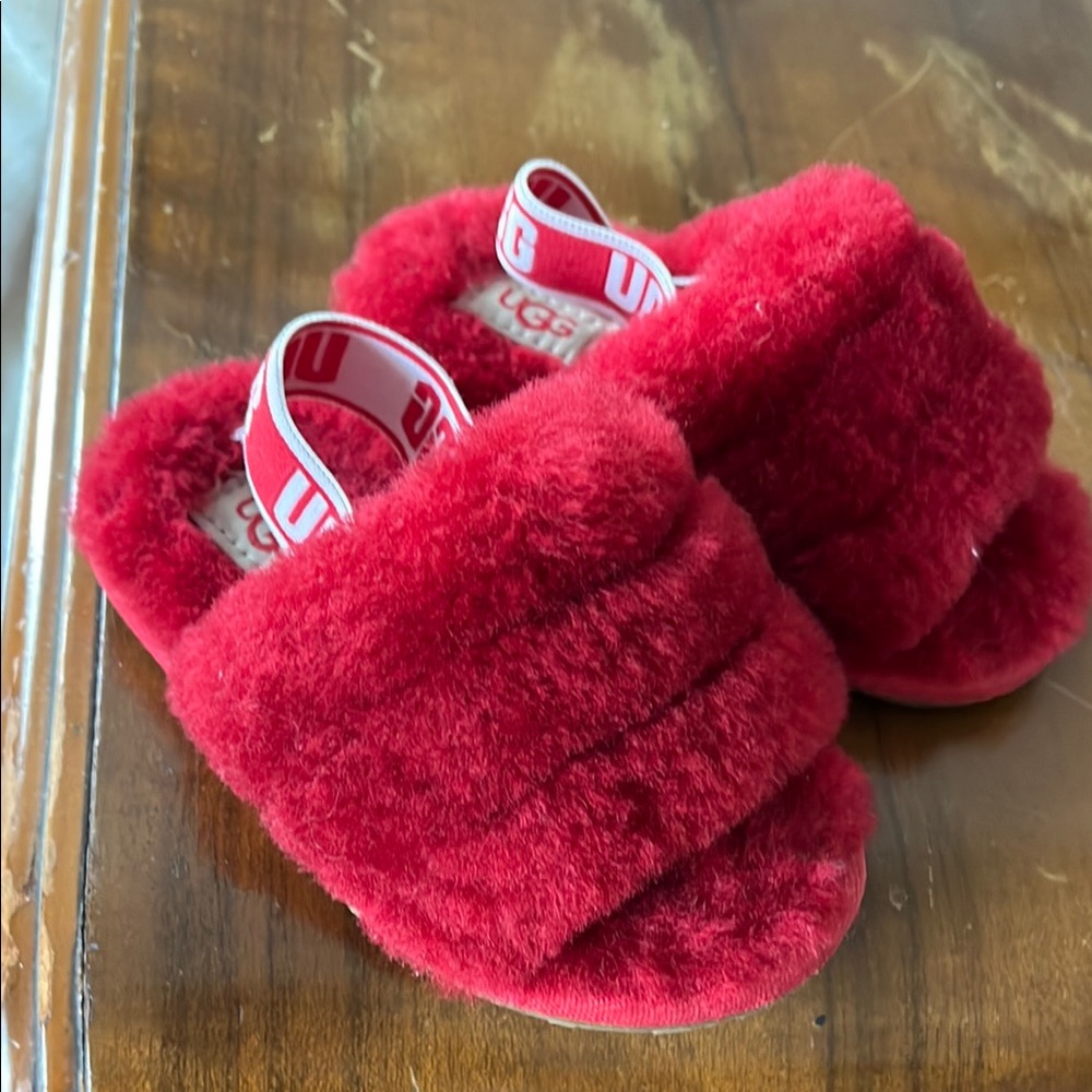 UGG Red Fluffy sandals  Plush Comfort